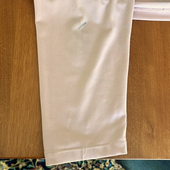 Snoga SMALL, with black mark on one leg as shown in photo - Picture 4 of 4